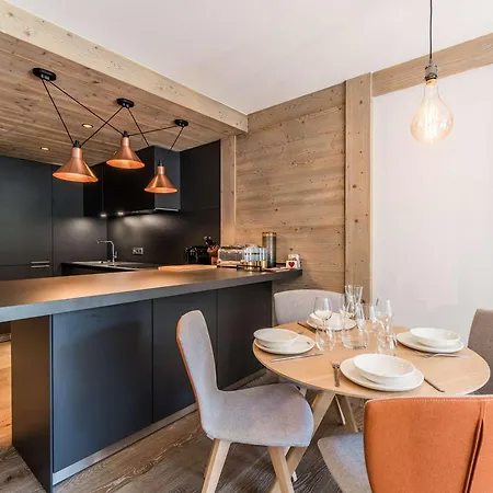 Chaleureux 4 Pers A Village, Centre Station, Pieds Des Pistes, Spa Et Parking - Fr-1-631-197 Apartment *